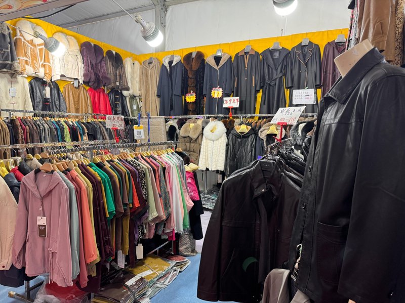 女装店的销售宝典：巧妙吸引顾客的艺术